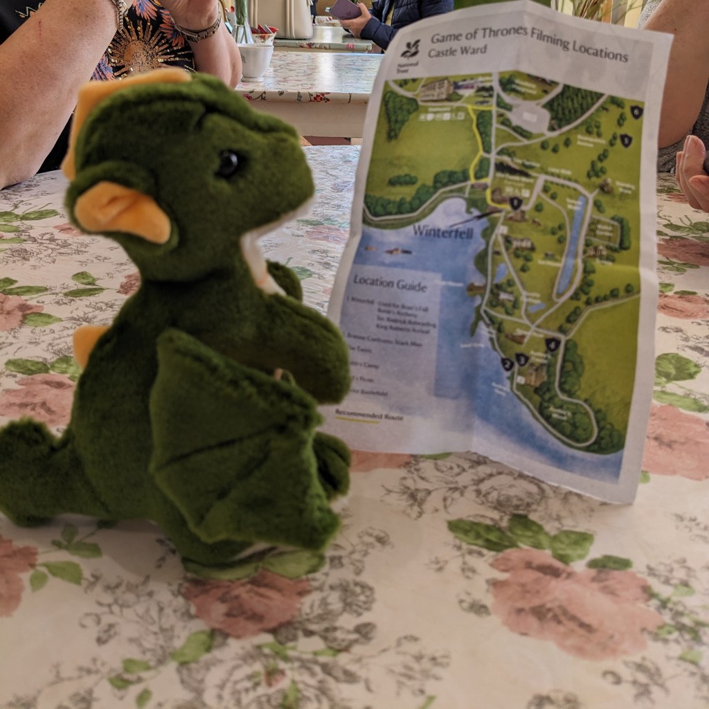 George reading the Game of Thrones map